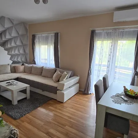 Apartment Tina *